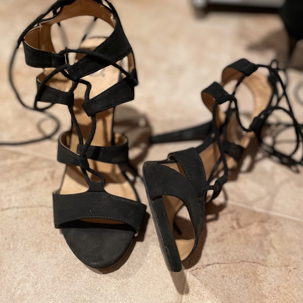 Lace up black heels like new